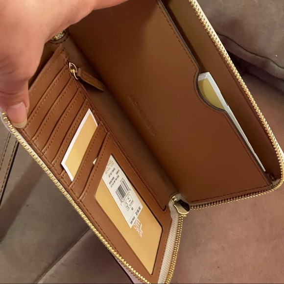 Michael Kors Jet Set Travel MK Flat multifunction Phone Wallet Wristlet Vanilla - Picture 8 of 10